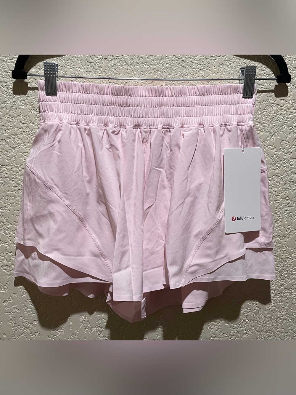 Lululemon NWT Shake It Out High Rise Run 2.5 Athletic Shorts light pink Size S - Picture 5 of 10